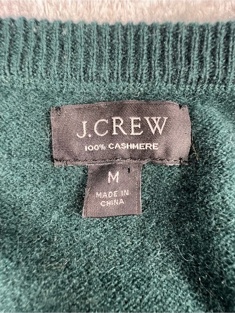 J.Crew 100% Cashmere Sweater Mens Size M Green Crewneck Long Sleeve Luxury - Picture 9 of 13